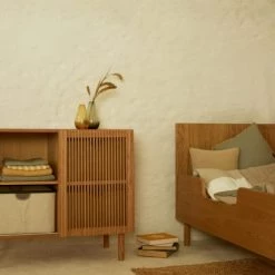 Quax Commodes Enfant Commode En Bois Naturel Avec Porte Coulissante Ajourée -Commodes enfant Soldes commode en bois naturel avec porte coulissante ajouree 3